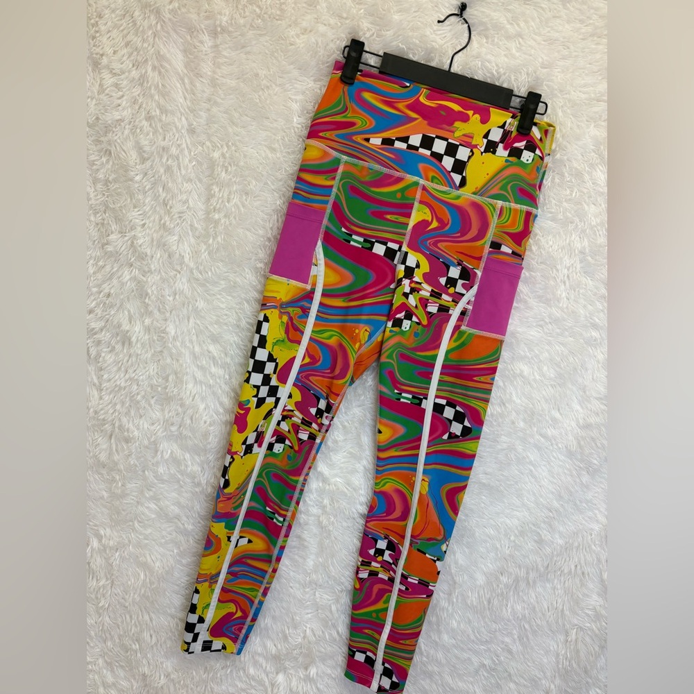 🌈 Peloton x Brittany Allen Printed Cargo Leggings | Activewear | Size Medium 🌈✨ - Picture 4 of 17